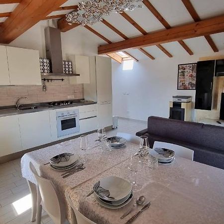 Casa Elsa Apartment Torri Del Benaco Bagian luar foto