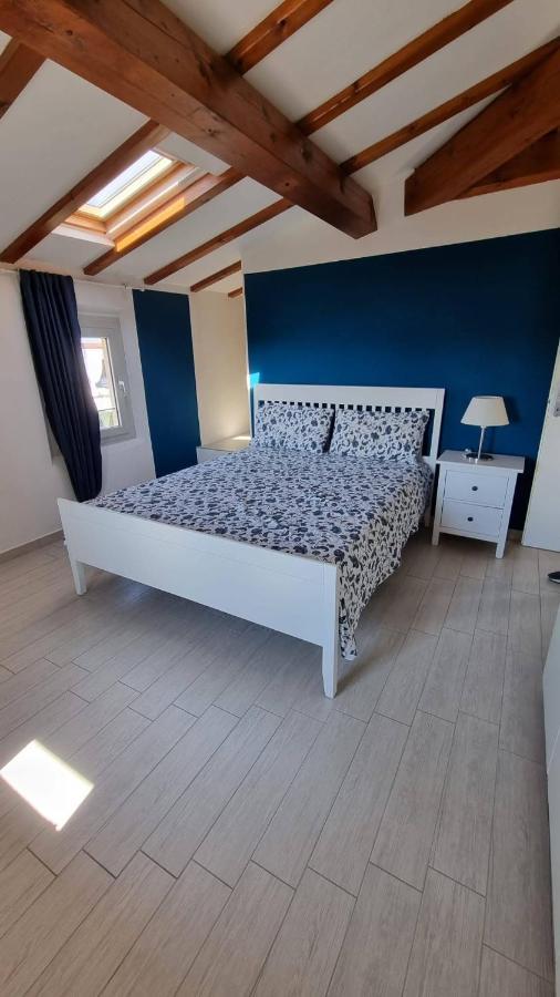 Casa Elsa Apartment Torri Del Benaco Bagian luar foto