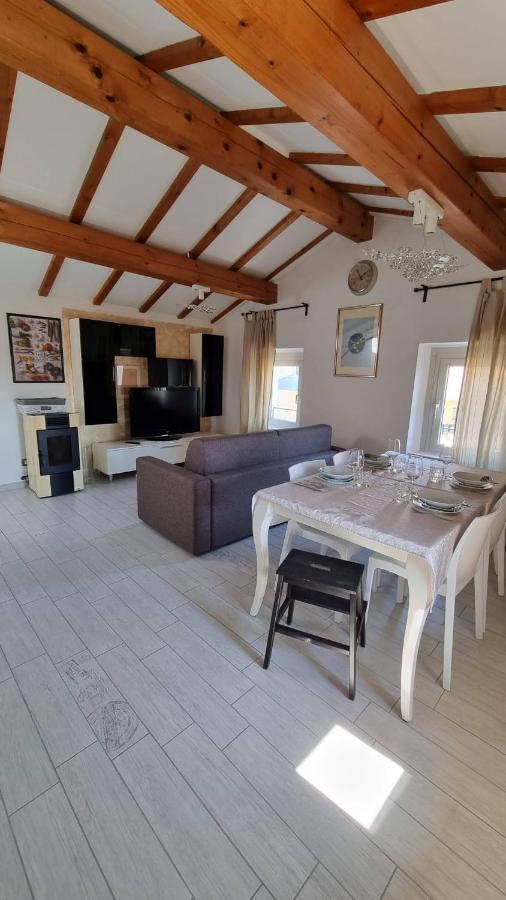 Casa Elsa Apartment Torri Del Benaco Bagian luar foto